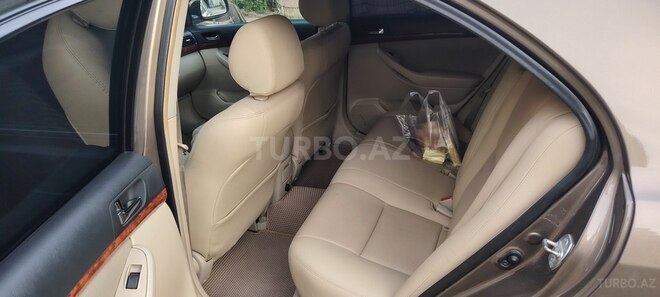 Toyota Avensis 2005, 320,000 km - 2.0 l - Bakı