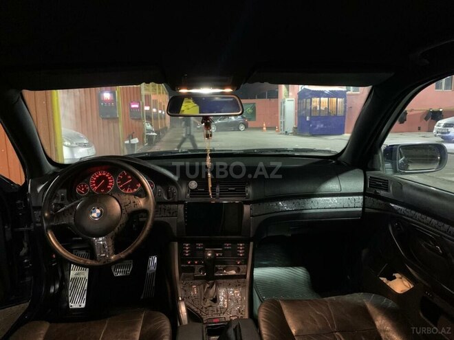 BMW 525 2001, 300,000 km - 2.5 l - Bakı