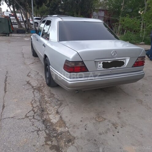 Mercedes E 200 d 1993, 456,128 km - 2.0 l - Bakı