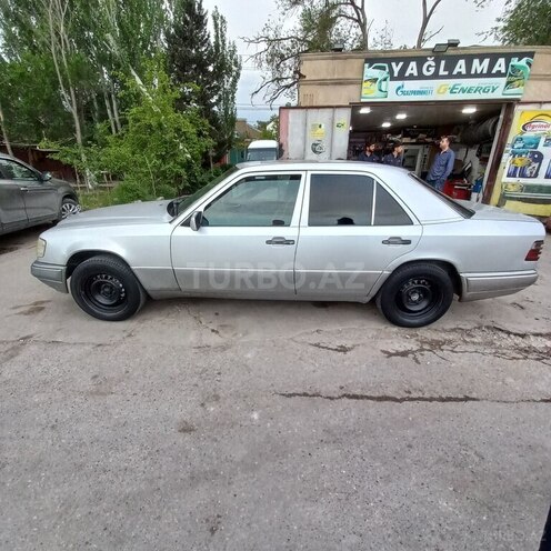 Mercedes E 200 d 1993, 456,128 km - 2.0 l - Bakı