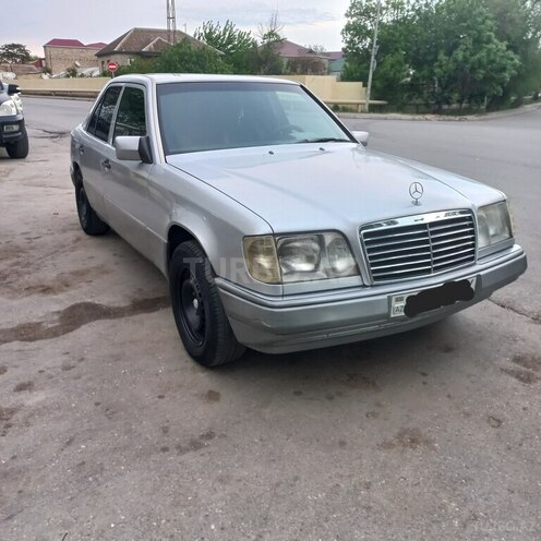 Mercedes E 200 d 1993, 456,128 km - 2.0 l - Bakı