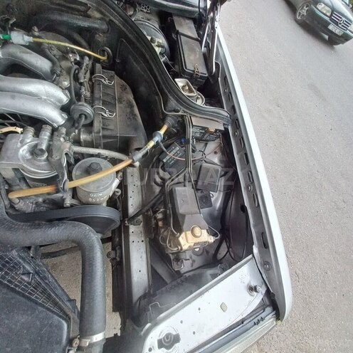 Mercedes E 200 d 1993, 456,128 km - 2.0 l - Bakı