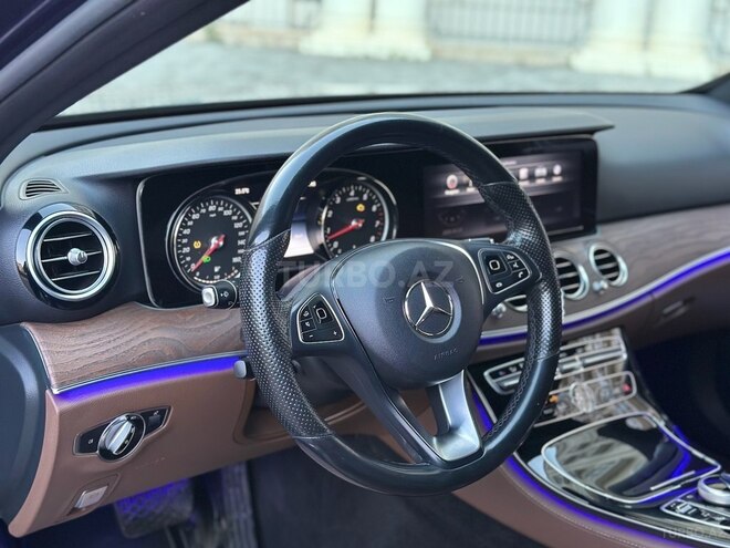 Mercedes E 300-14
