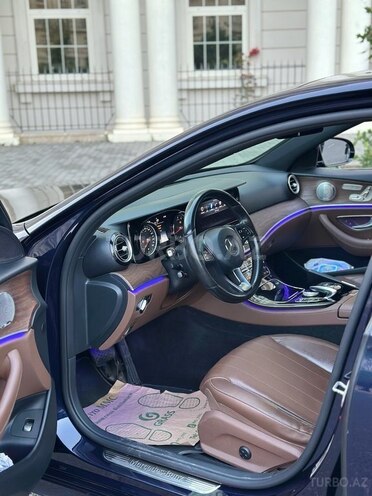 Mercedes E 300-13