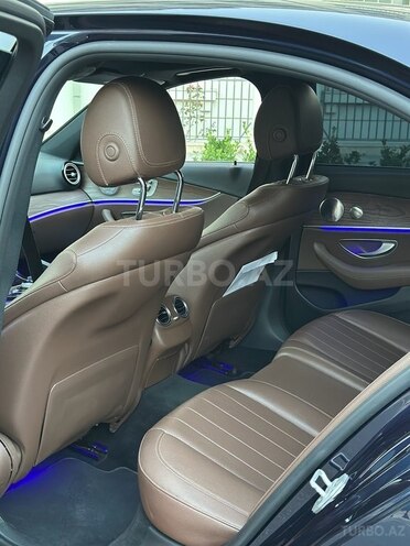 Mercedes E 300-16