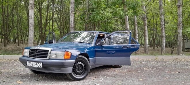 Mercedes 190 1990, 239,141 km - 1.8 l - Bakı