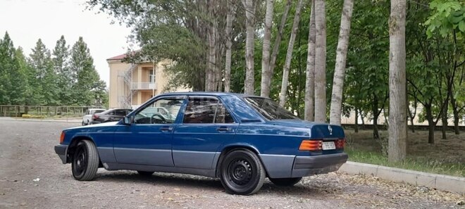 Mercedes 190 1990, 239,141 km - 1.8 l - Bakı