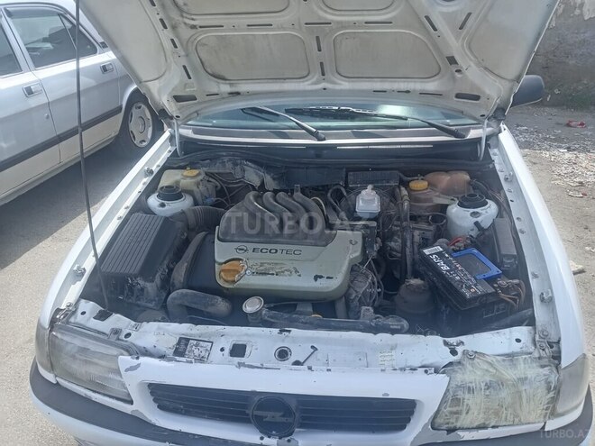 Opel Astra 1996, 410,000 km - 1.6 l - Bakı