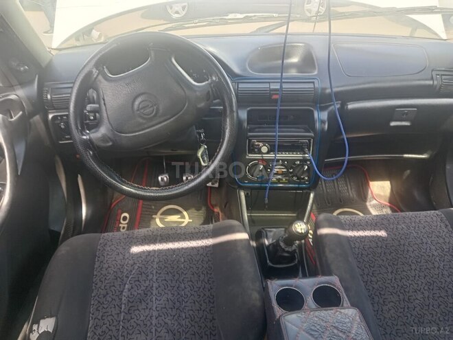 Opel Astra 1996, 410,000 km - 1.6 l - Bakı