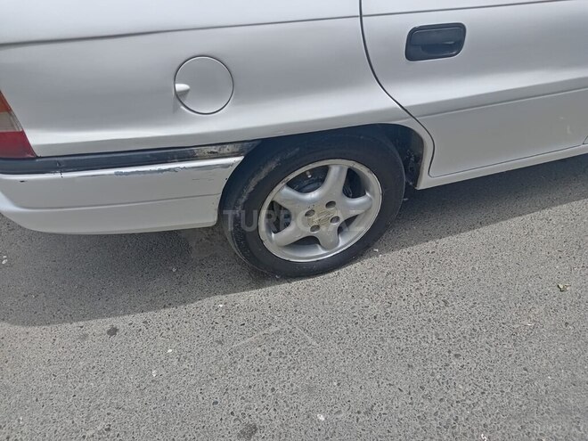 Opel Astra 1996, 410,000 km - 1.6 l - Bakı