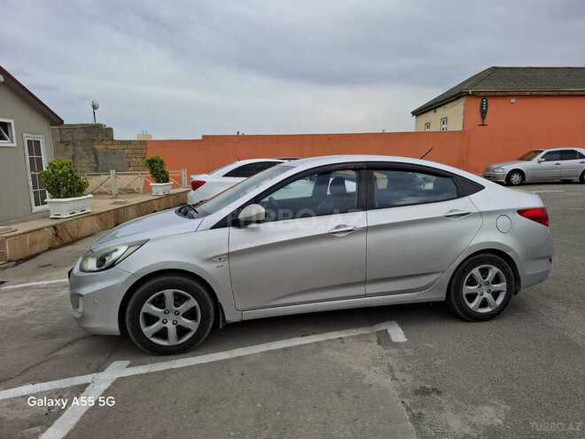 Hyundai Accent 2011, 330,000 km - 1.6 l - Bakı