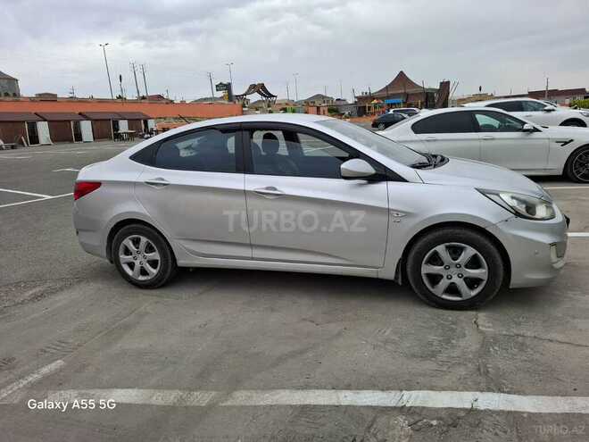Hyundai Accent 2011, 330,000 km - 1.6 l - Bakı