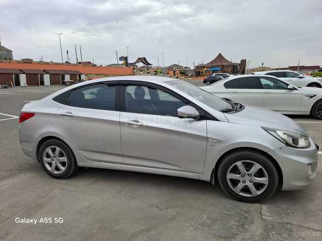 Hyundai Accent 2011, 330,000 km - 1.6 l - Bakı