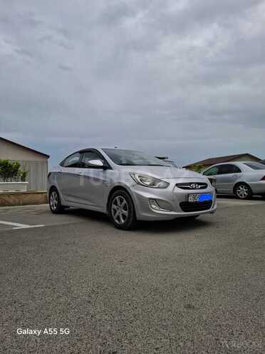 Hyundai Accent 2011, 330,000 km - 1.6 l - Bakı