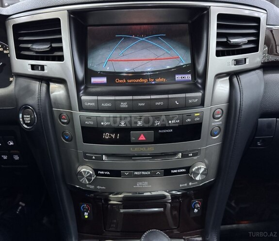 Lexus LX 570-17