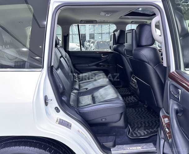 Lexus LX 570-13