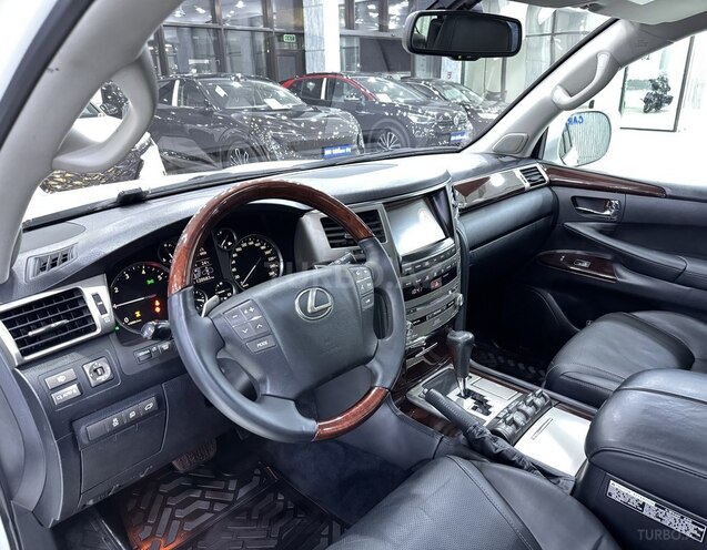 Lexus LX 570-9