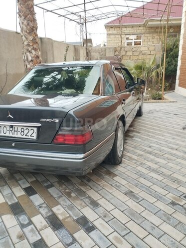 Mercedes E 220 1995, 285,000 km - 2.2 l - Bakı