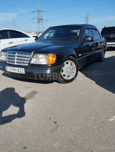 Mercedes E 220 1995, 285,000 km - 2.2 l - Bakı