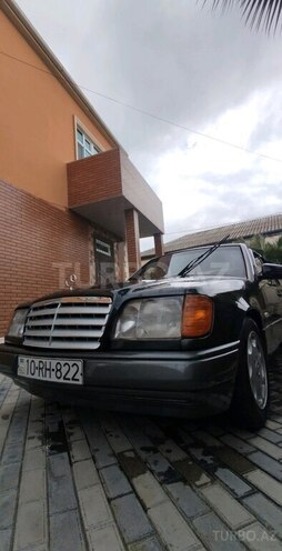 Mercedes E 220 1995, 285,000 km - 2.2 l - Bakı