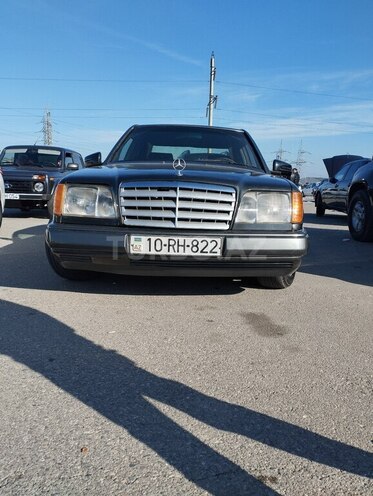 Mercedes E 220 1995, 285,000 km - 2.2 l - Bakı