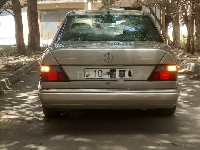 Mercedes E 250 1992, 385,000 km - 2.5 l - Bakı