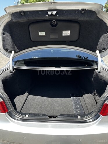 BMW 525 2008, 327,000 km - 2.5 l - Qazax