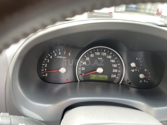 Kia Carnival 2006, 226,000 km - 3.8 l - Bakı