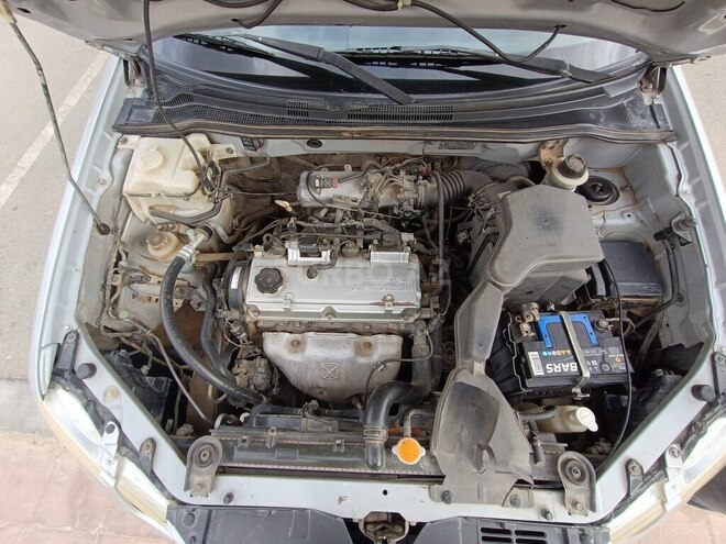 Mitsubishi Airtrek 2001, 262,428 km - 2.0 l - Şirvan