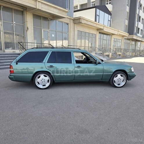 Mercedes E 220 1995, 390,000 km - 2.2 l - Bakı
