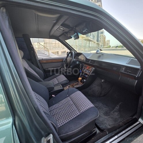 Mercedes E 220 1995, 390,000 km - 2.2 l - Bakı