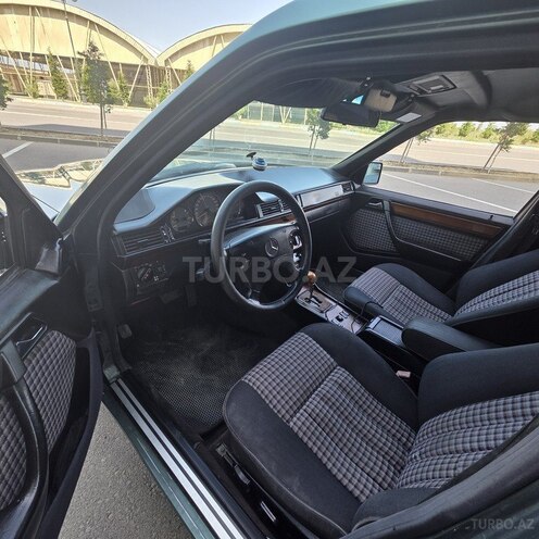Mercedes E 220 1995, 390,000 km - 2.2 l - Bakı