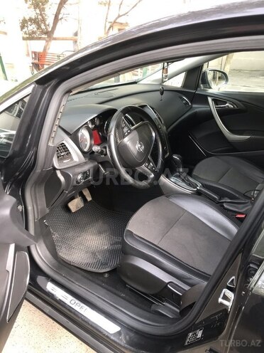 Opel Astra 2010, 180,000 km - 2.0 l - Bakı