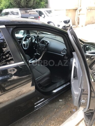 Opel Astra 2010, 180,000 km - 2.0 l - Bakı