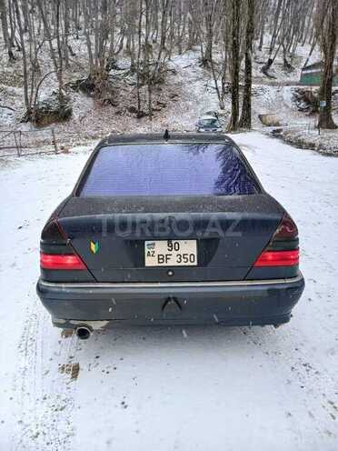Mercedes C 240 1997, 303,000 km - 2.4 l - Qobustan