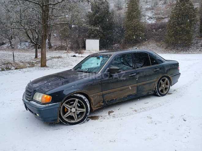 Mercedes C 240 1997, 303,000 km - 2.4 l - Qobustan