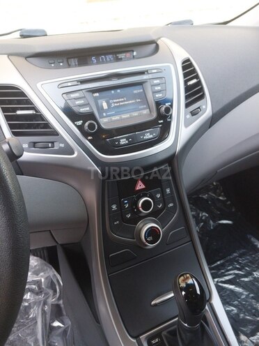 Hyundai Elantra 2015, 53,752 km - 1.8 l - Şirvan