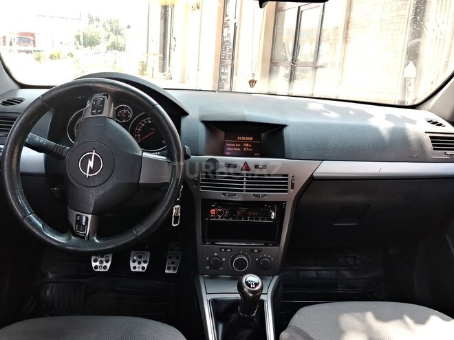 Opel Astra 2006, 250,000 km - 1.6 l - Gəncə