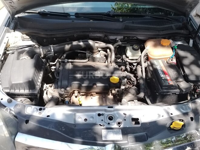 Opel Astra 2006, 250,000 km - 1.6 l - Gəncə
