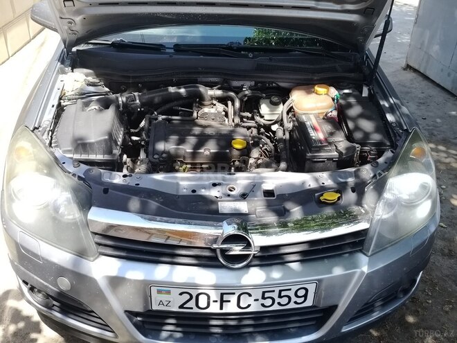 Opel Astra 2006, 250,000 km - 1.6 l - Gəncə