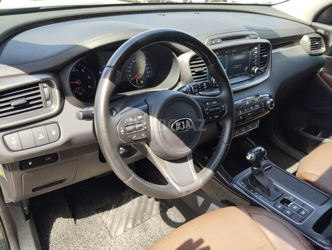 Kia Sorento-16