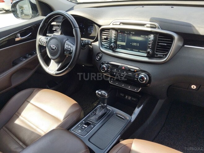 Kia Sorento-11