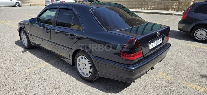Mercedes C 220 d 2000, 428,500 km - 2.2 l - Bakı