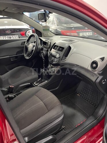 Chevrolet Aveo-11