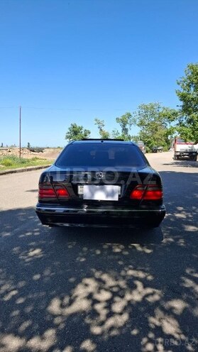 Mercedes E 240 2000, 585,000 km - 2.4 l - Bakı