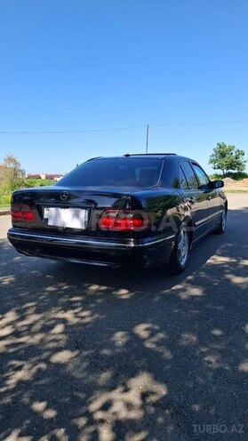Mercedes E 240 2000, 585,000 km - 2.4 l - Bakı