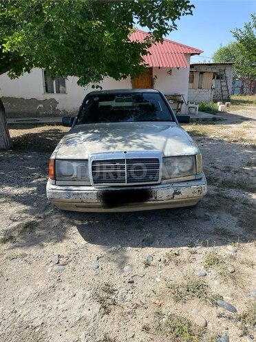 Mercedes E 200 d 1992, 430,000 km - 2.0 л - Beyləqan