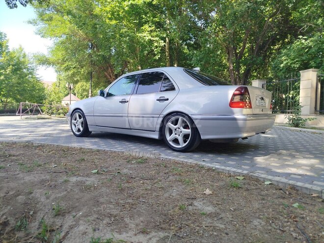 Mercedes C 230 1998, 297,000 km - 2.3 l - Yevlax