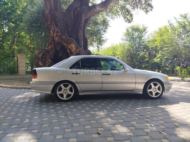 Mercedes C 230 1998, 297,000 km - 2.3 l - Yevlax