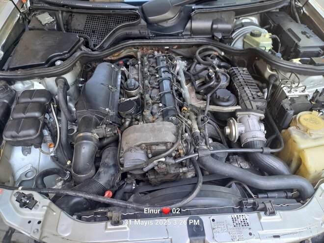 Mercedes E 270 2001, 421,000 km - 2.7 l - Gəncə